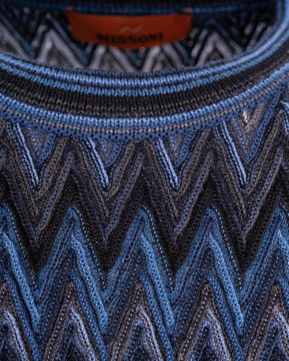 shop MISSONI  Paricollo: Missoni maglia girocollo con motivo zig zag.
Maglia girocollo.
Motivo zig zag 3D.
Lavorazione raschel.
Composizione: 100% Lana.
Fabbricato in Italia.. WN0E BR012Y-S91P3 number 2291173